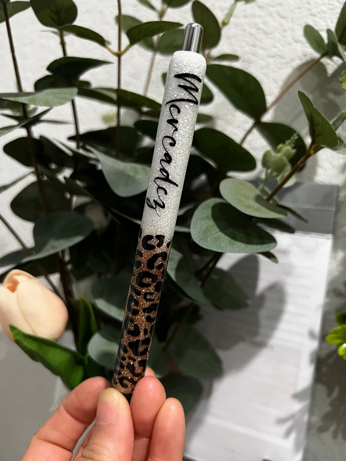 Leopard pen